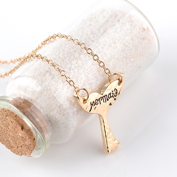 ❤️ Gorgeous Mermaid Tail Necklace- gold tone - Picture 2 of 6